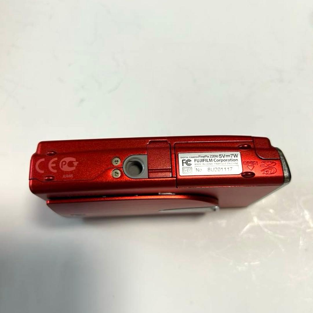 Fujifilm FinePix Z 20赤