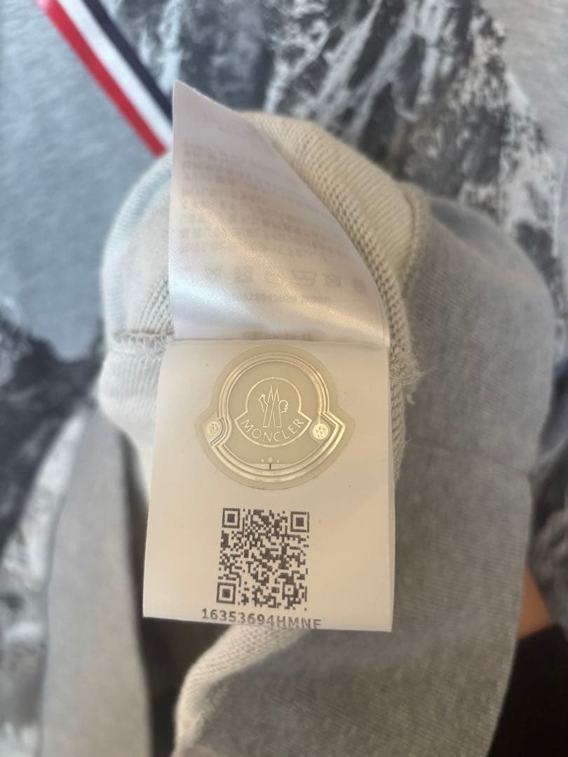 美品 MONCLER 雪山 スウェット サイズXL トリコロール 希少 袖ロゴ