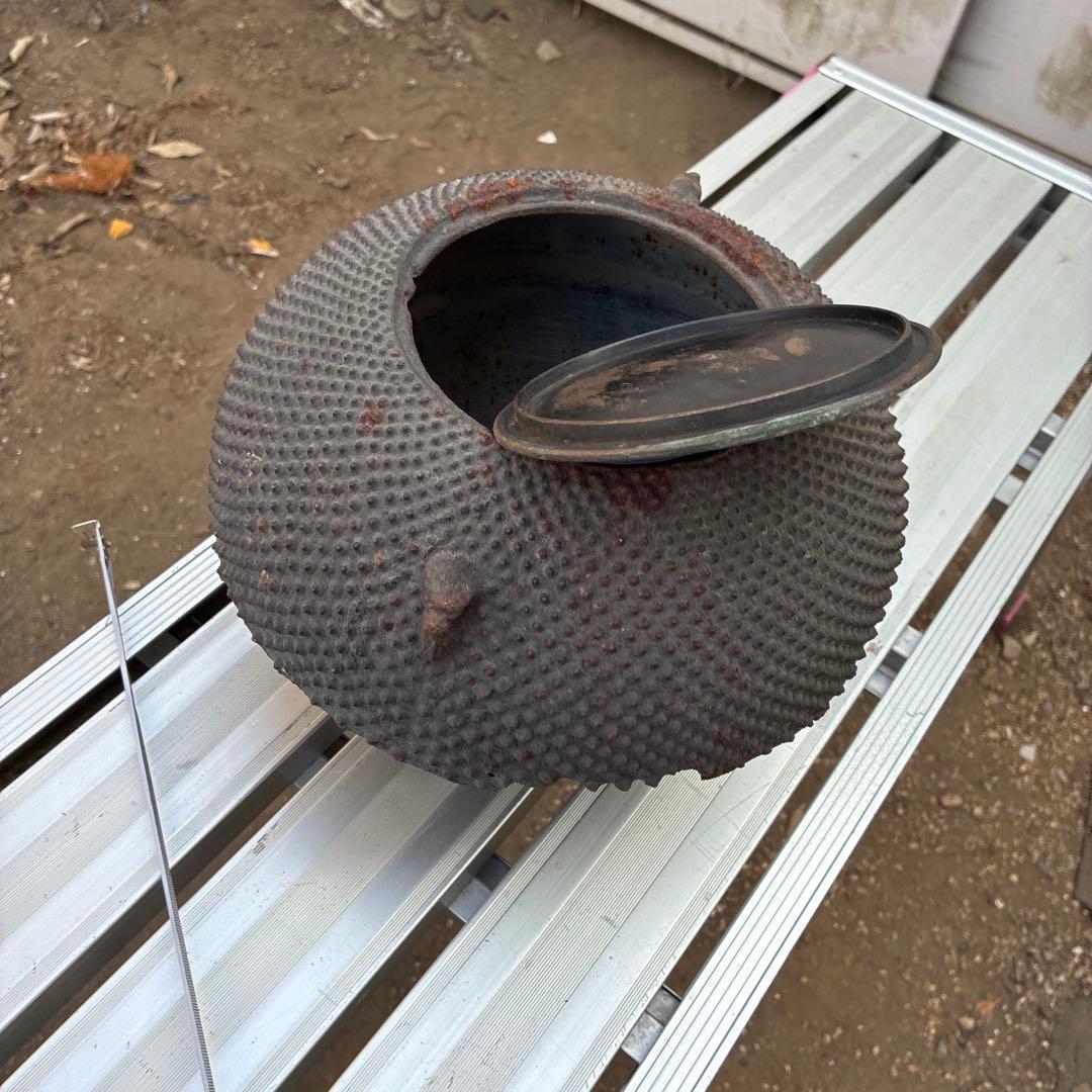 風炉釜 アラレ鉄釜 金属工芸 鐶付 釜鐶 茶道具 炭道具 茶釜 時代物 レトロ