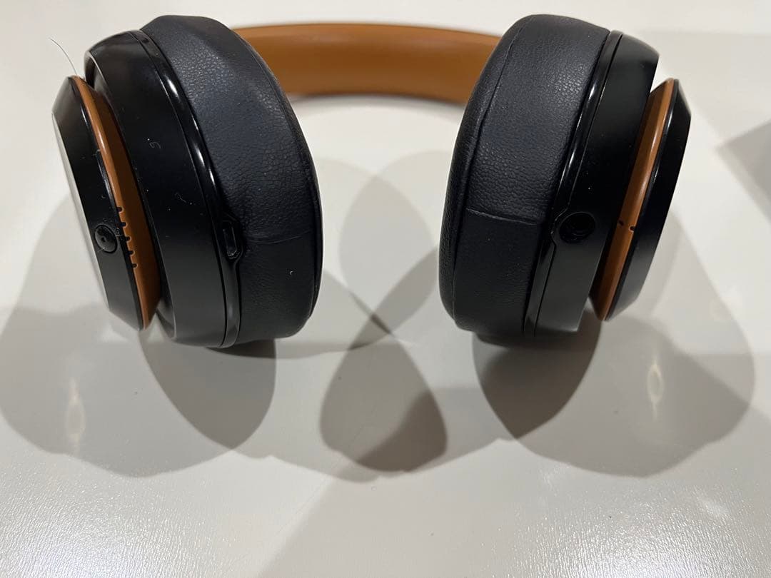 Beats Studio3 Wireless ブラック ヘッドフォン　ゴールド