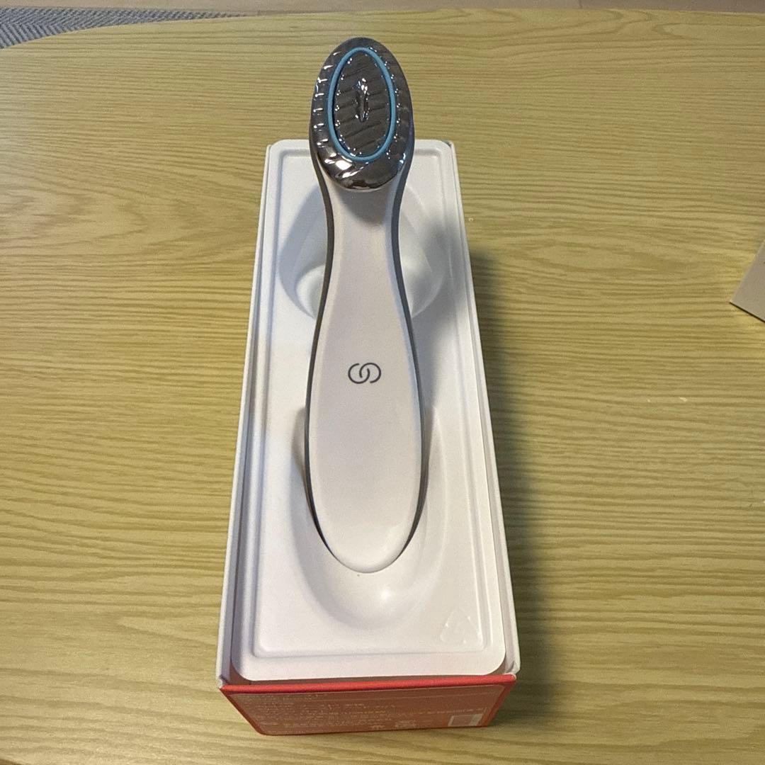 ageLOC ブースト 美顔器 ニュースキン 本体＋充電器付き