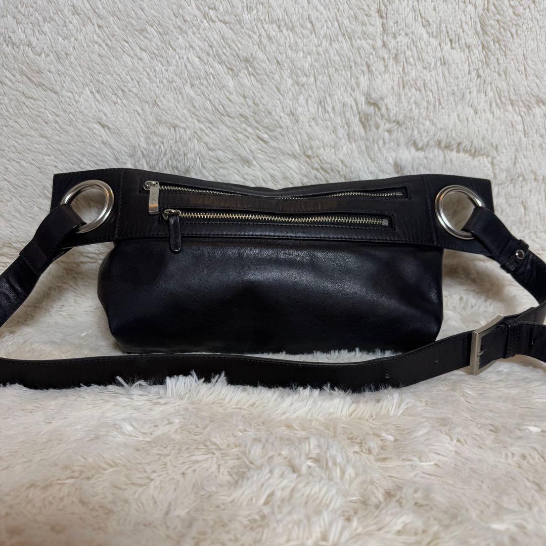 美品　kawa-kawa カワカワ　レザー　ボディバッグ　斜めがけ　肩掛け　金具