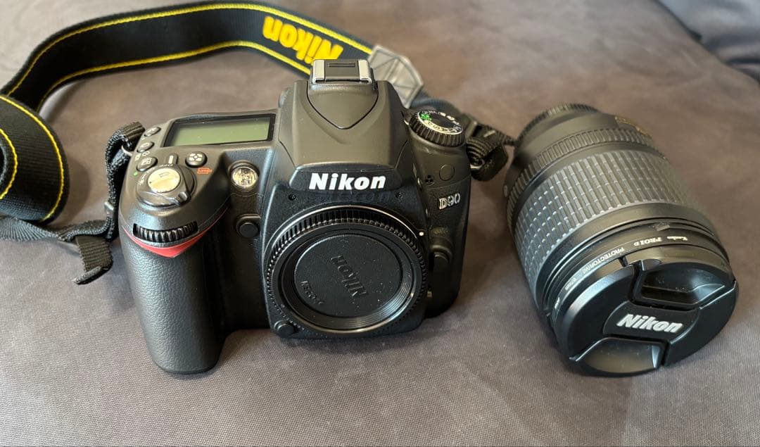 Nikon D90 デジタル一眼レフカメラ レンズ付き