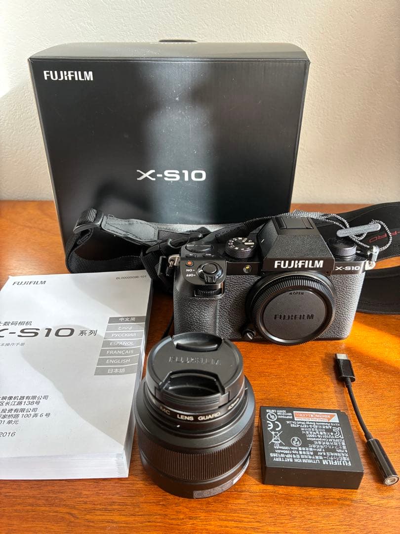 X-S10 (カメラ本体) , XC35mmF2 (レンズ)