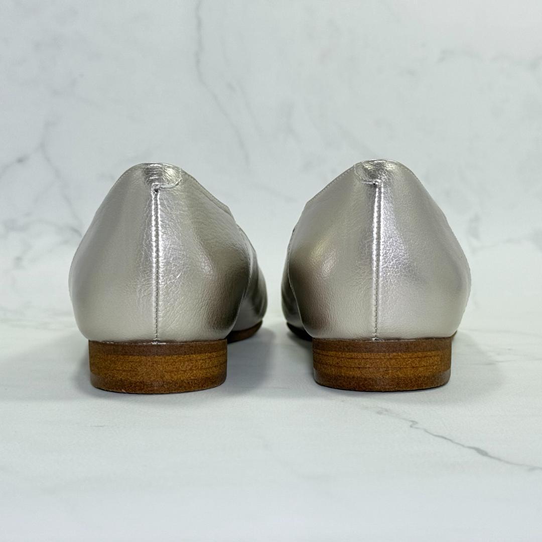 【美品】HIMIKO フラットプレーンパンプス 24㎝ プラチナ