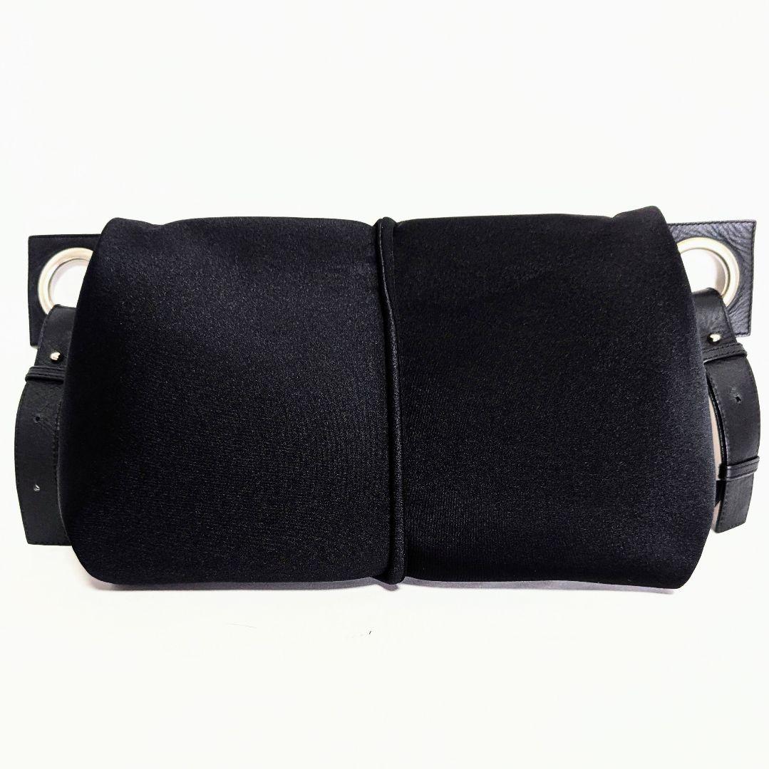 美品◎kawa-kawa hatome ボディバッグ 牛革 斜め掛け L 黒