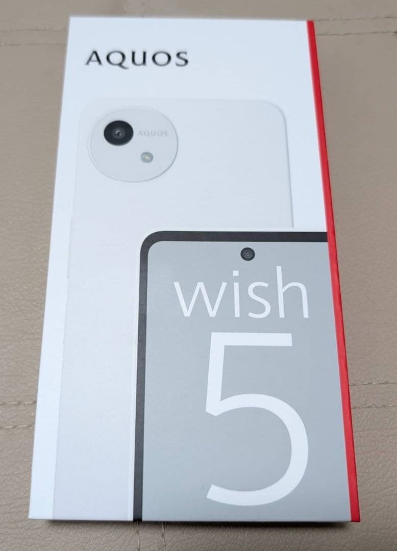 docomo ドコモ AQUOS wish5 SH-52F ホワイト(ユキ)