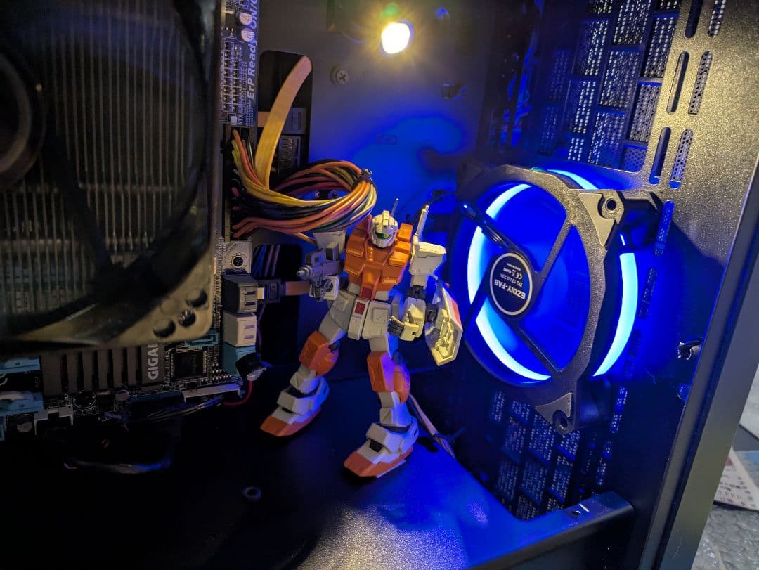 №85、ガンダムシリーズ①、i7-2600k、M8G、Linux_Q4OS