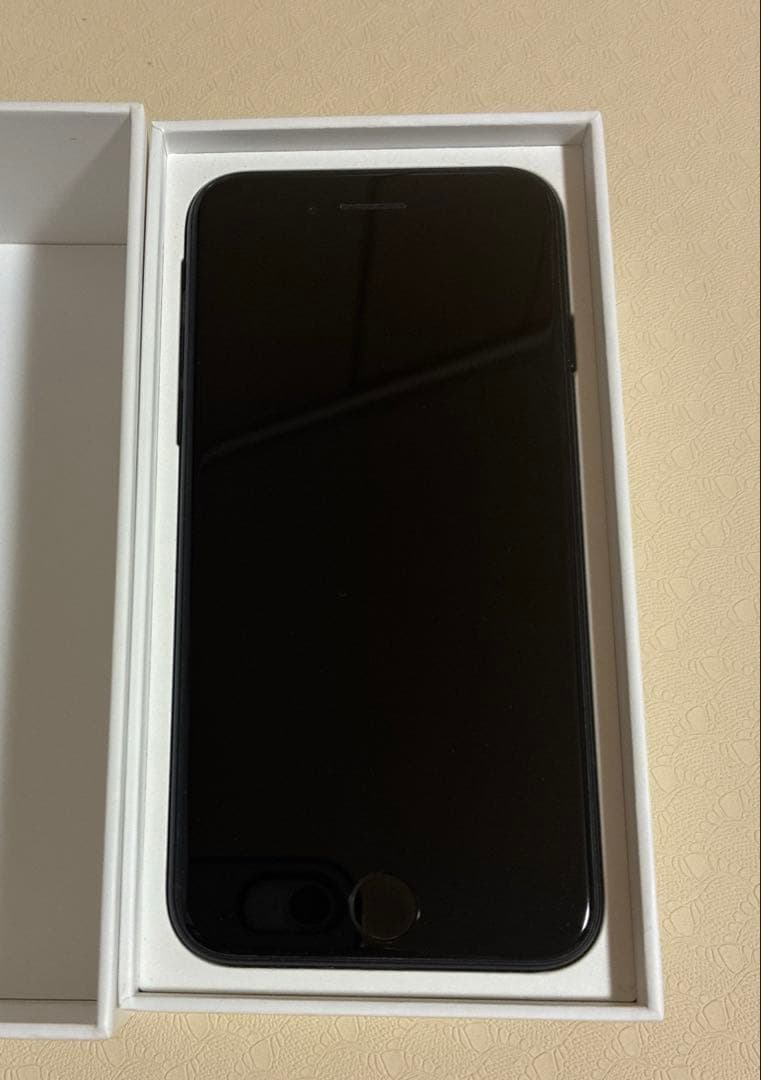 iPhone SE (第2世代) ブラック 64GB SIMフリー