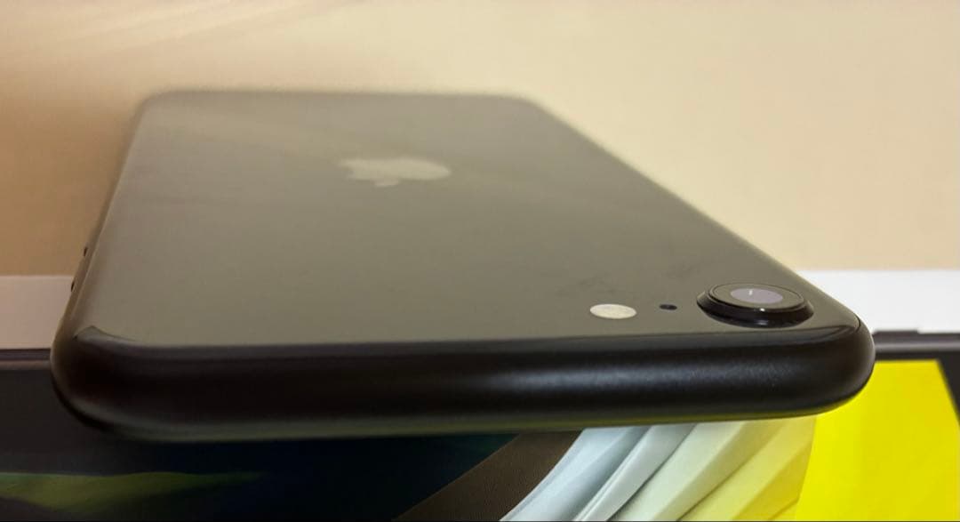 iPhone SE (第2世代) ブラック 64GB SIMフリー