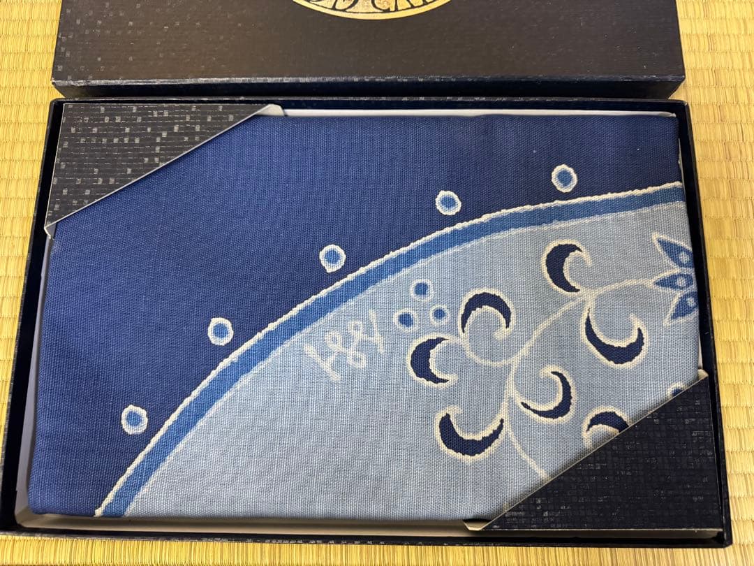 美讚靑彣　綿貫宏介識　無汸庵　藍染　テーブルクロス