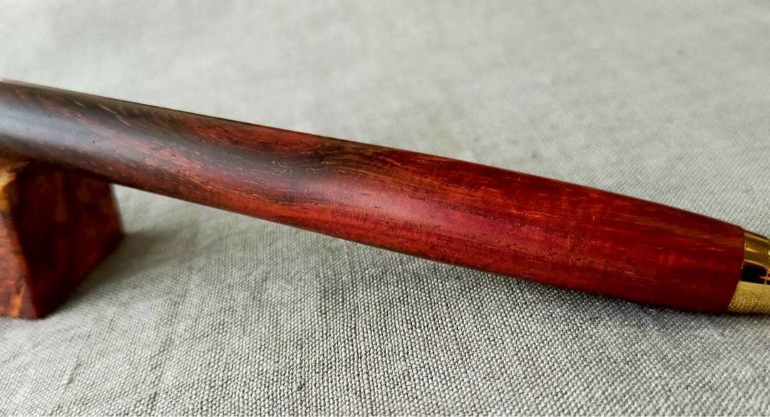 サイアミーズローズウッド　糸縮杢　ハンドメイド　木軸シャープペン　0.5mm