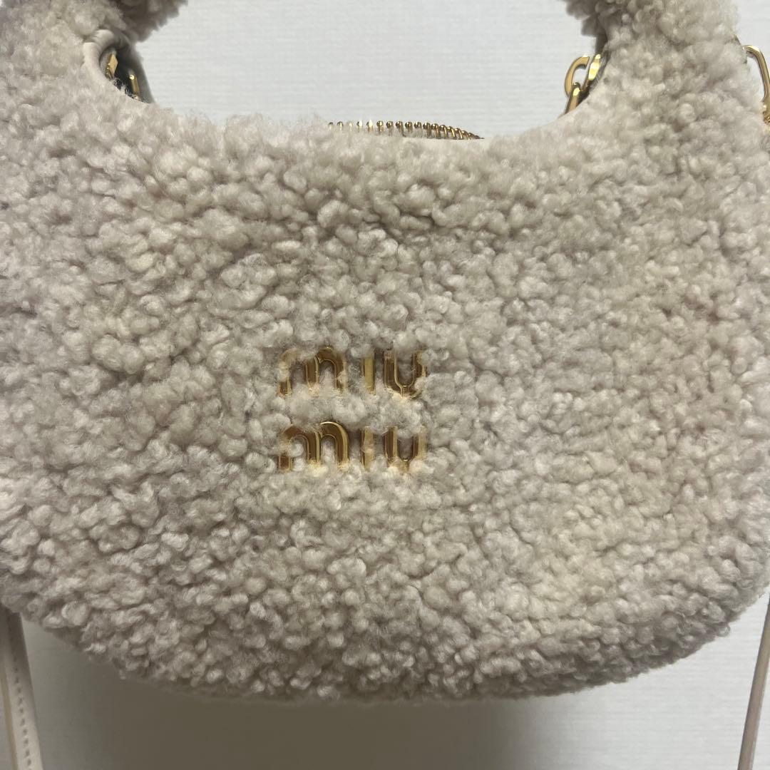 【期間限定値下げ】miu miu ファーショルダーバッグ ホワイト