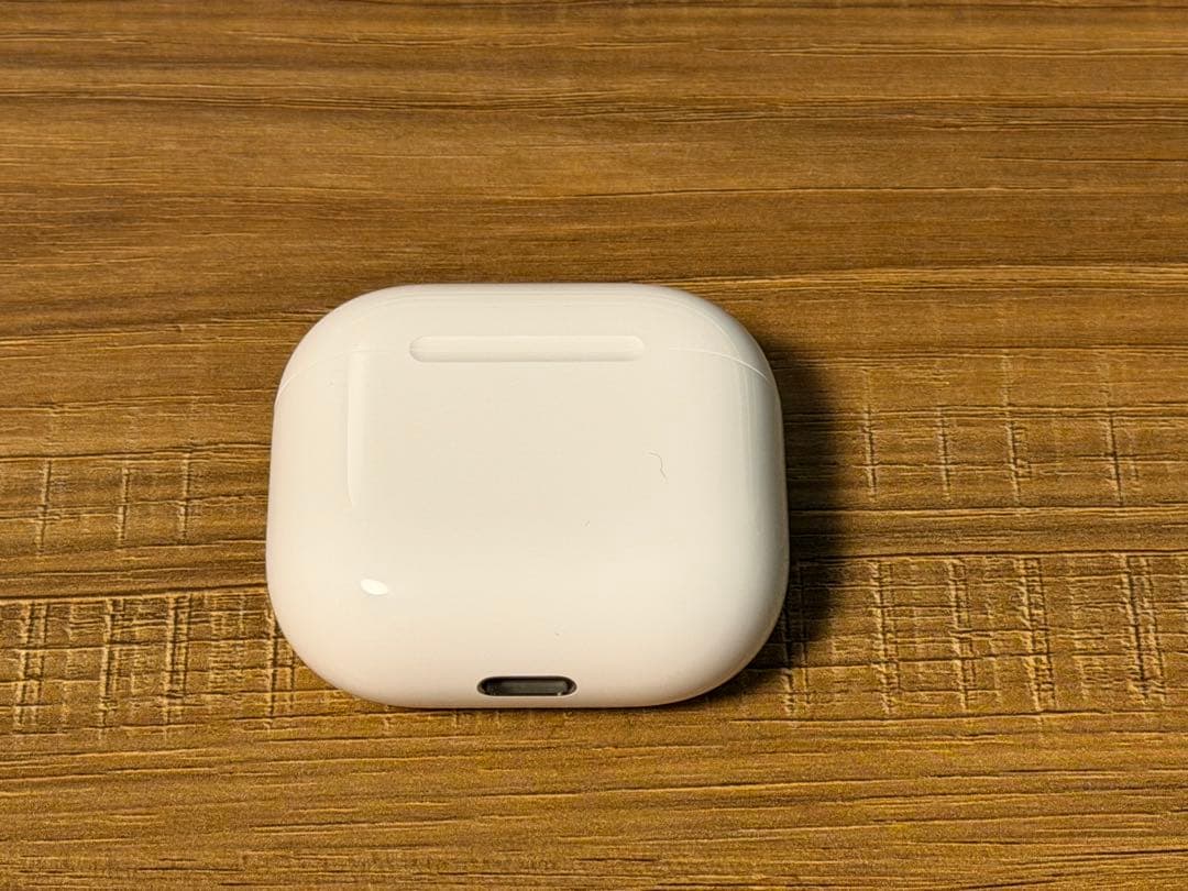 Apple AirPods 4 充電ケース付き（ANC非搭載）