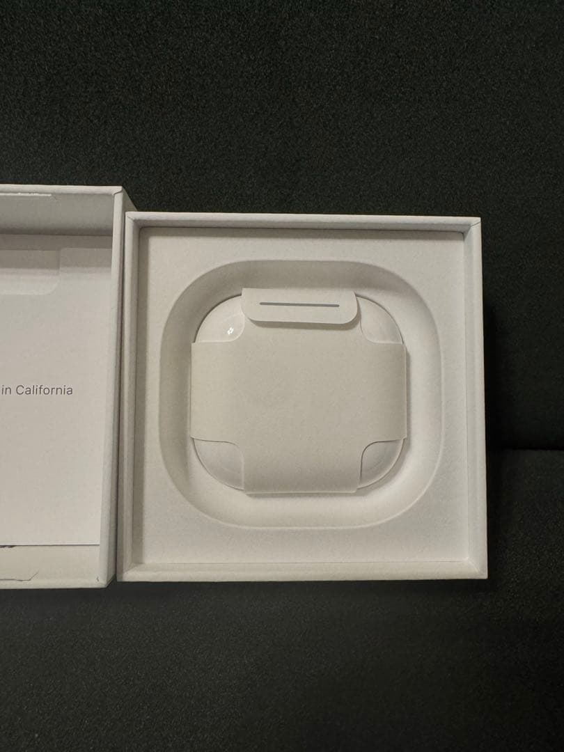 Jin　AirPods4 ノイズキャンセリングなし