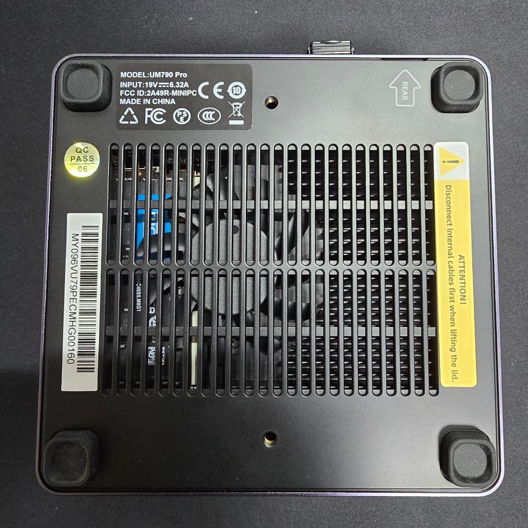 MINISFORUM UM790 Pro 本体＋周辺機器付