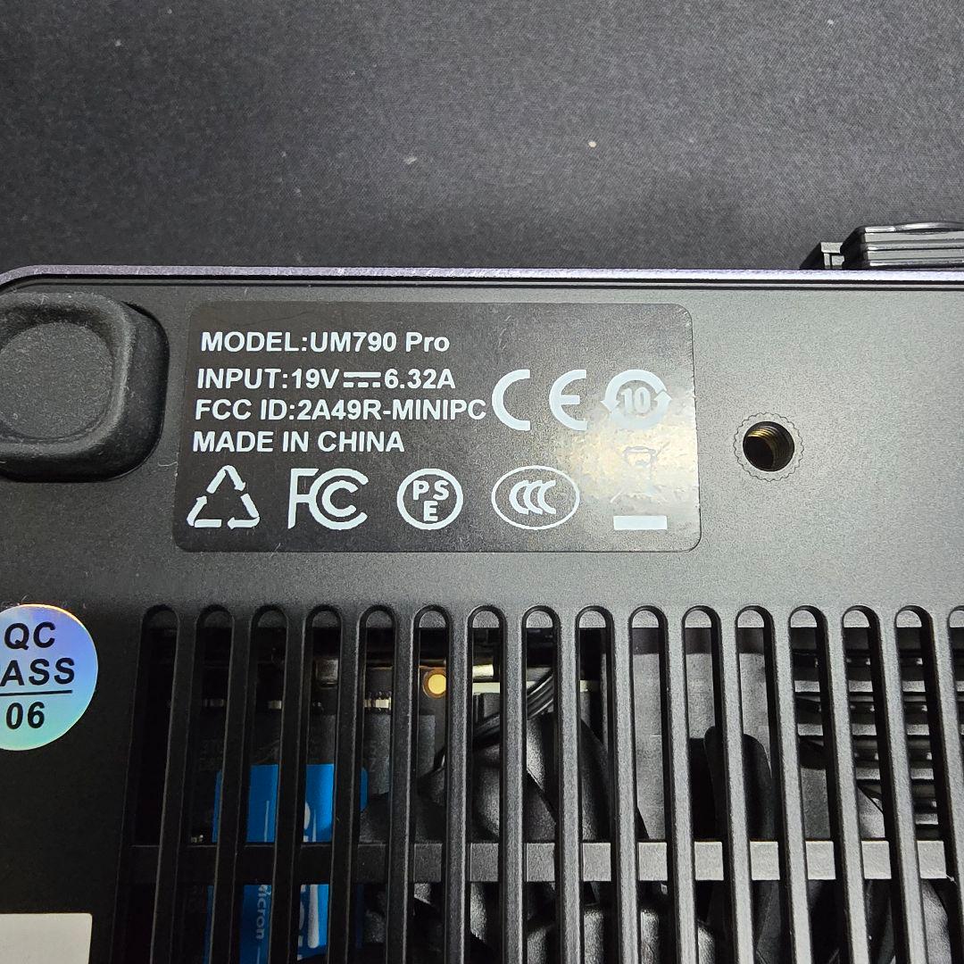 MINISFORUM UM790 Pro 本体＋周辺機器付