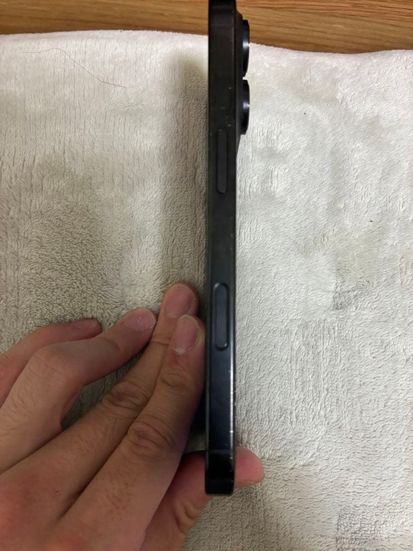 ジャンク品　iphohe16 pro ブラックチタニウム 128GB