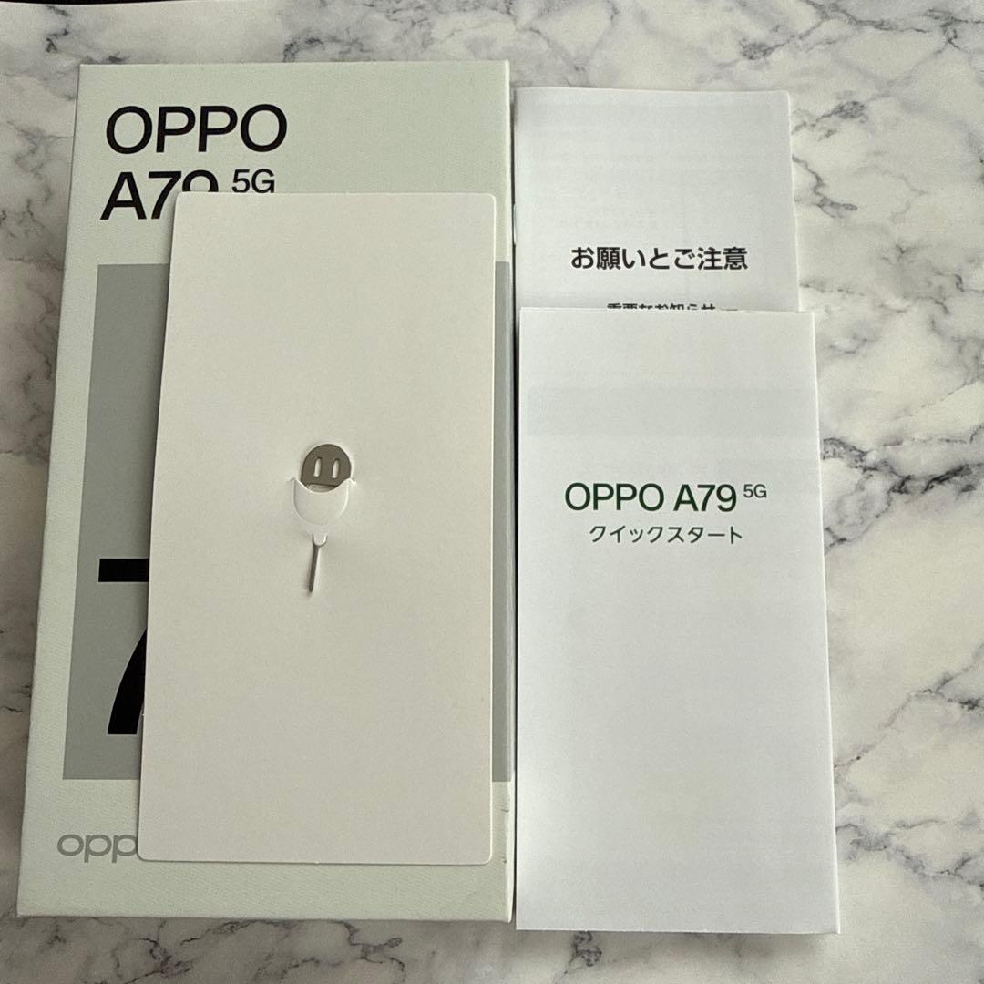 OPPO A79 5G グローグリーン 本体　スヌーピーのケース付き