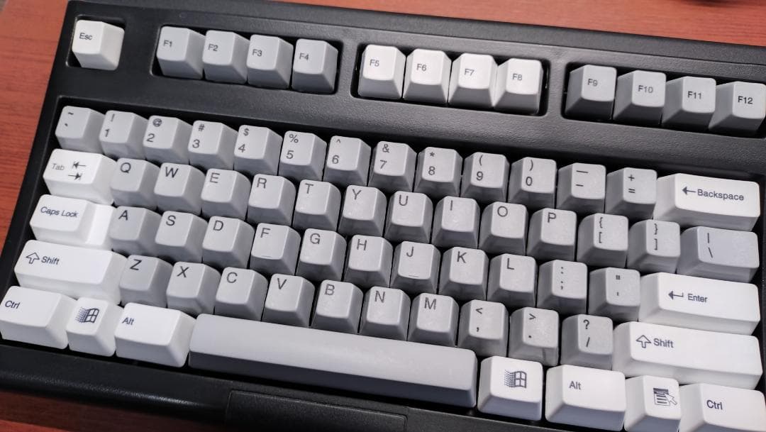 【全キー動作確認済美品／赤Esc】UNICOMP Model M UA40P4A