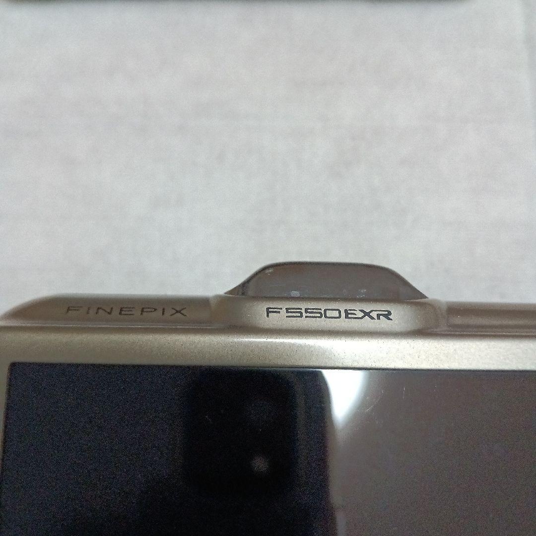 FUJIFILM F550EXR 15倍ズーム　充電器　SDカード付