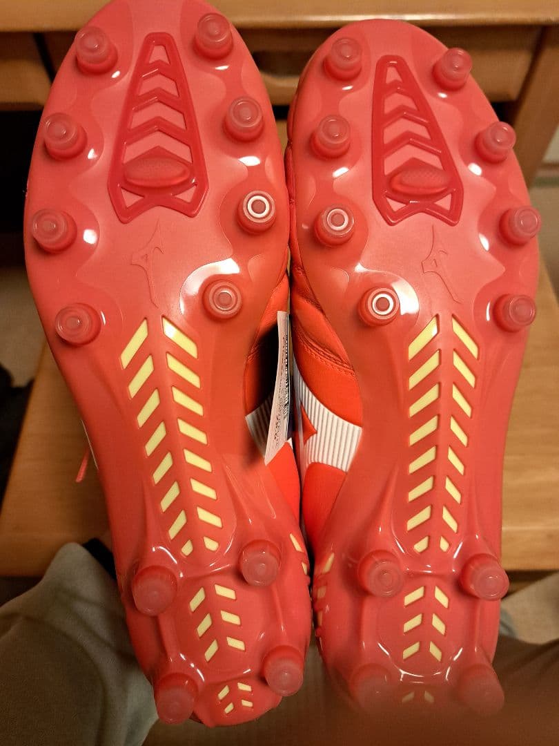 サッカースパイク モナルシーダネオ2エリート