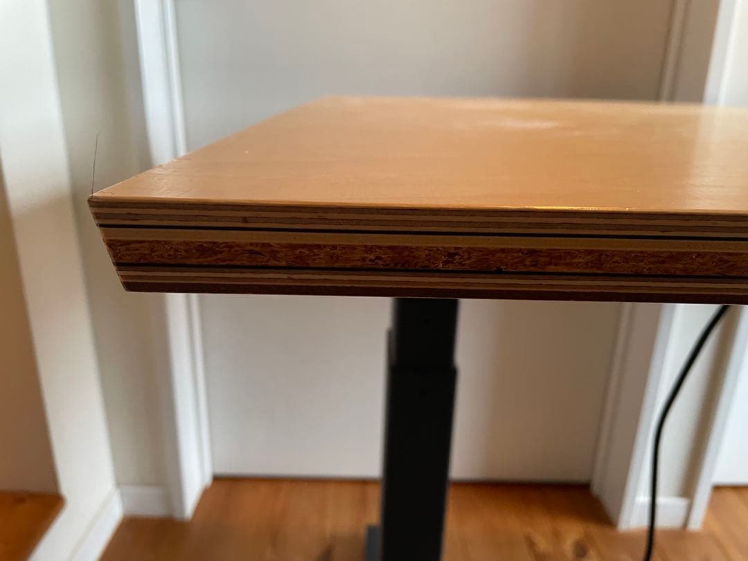 BORDERLESS FeEL 電動スタンディングデスク