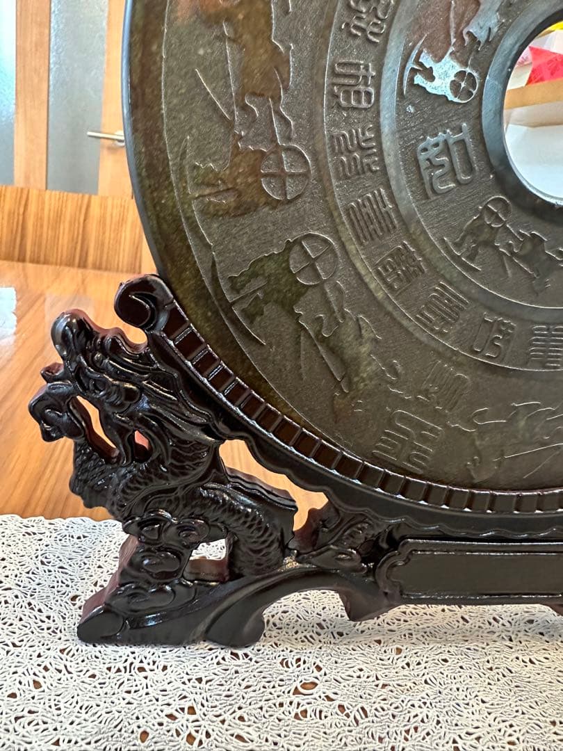 V-624 天然玉石　古玉　老玉　玉壁　大型　馬拉車の図案　置物　風水　お守り