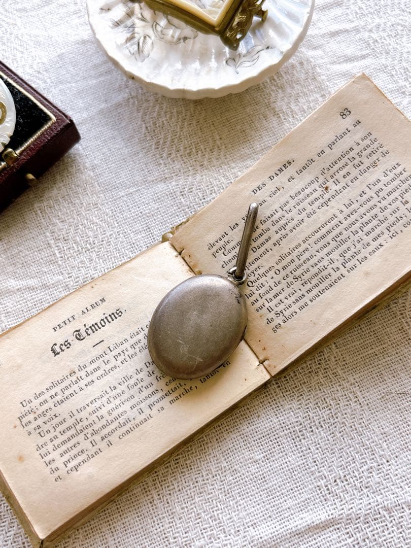 フランスアンティーク　ペンダントトップ・つばめ