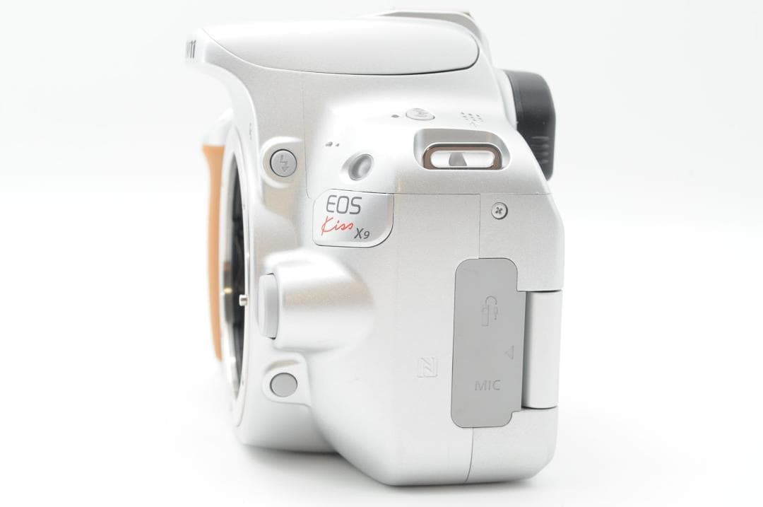 ☆新品級⑦☆ハロウィンSALE☆ Canon EOS Kiss x9 ダブル