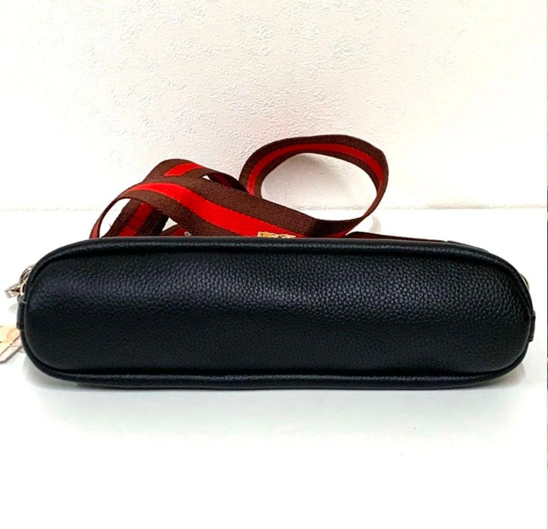 ペシンシャ バッジモチーフレザーショルダーバッグ