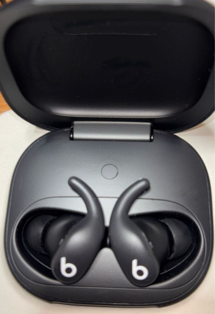 PowerBeats Fit ワイヤレスイヤホン ＋イヤホンケース