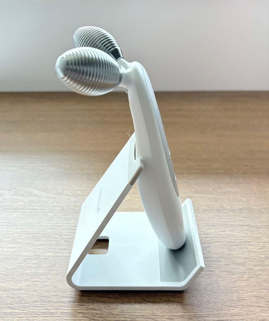 MEDICUBE AGE-R Derma EMS Shot (エージアール）