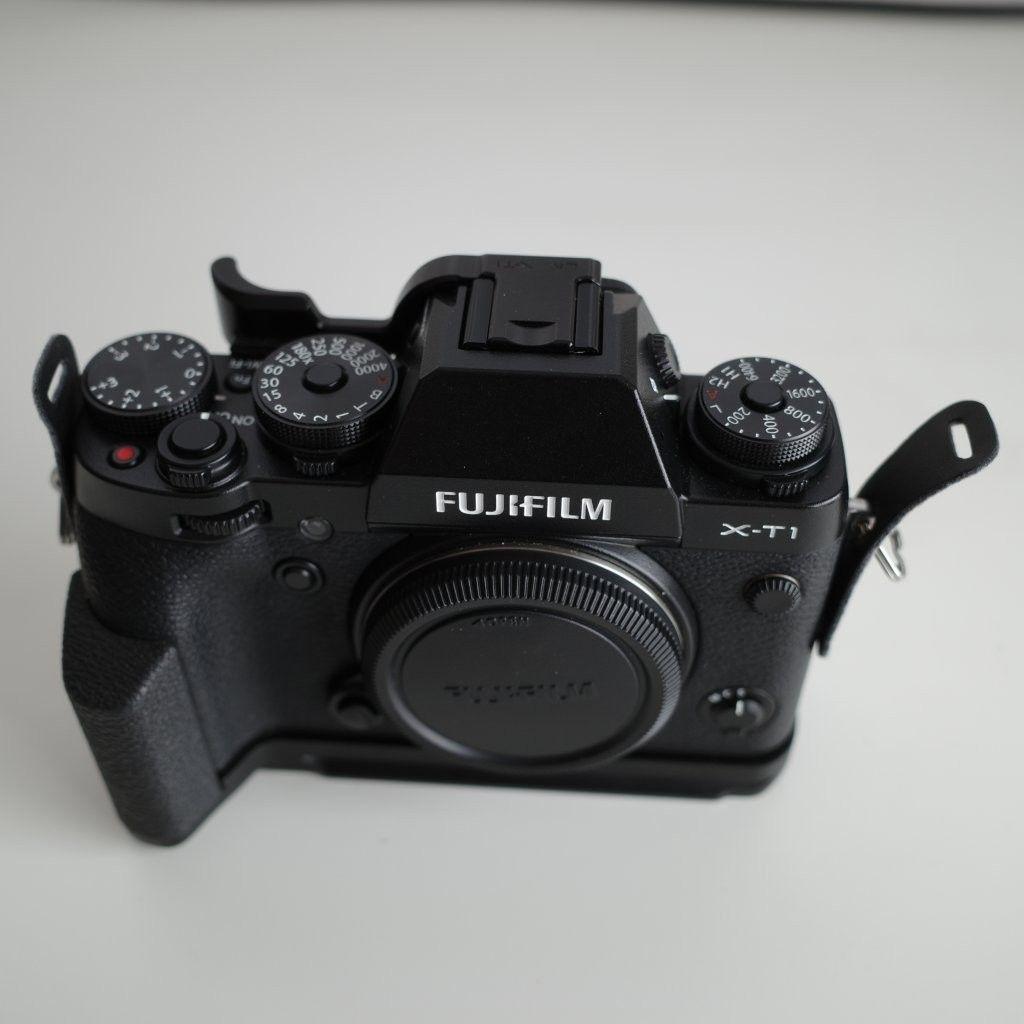 値下げ！フジフイルム FUJIFILM X-T1 ボディ ブラック（中古美品）