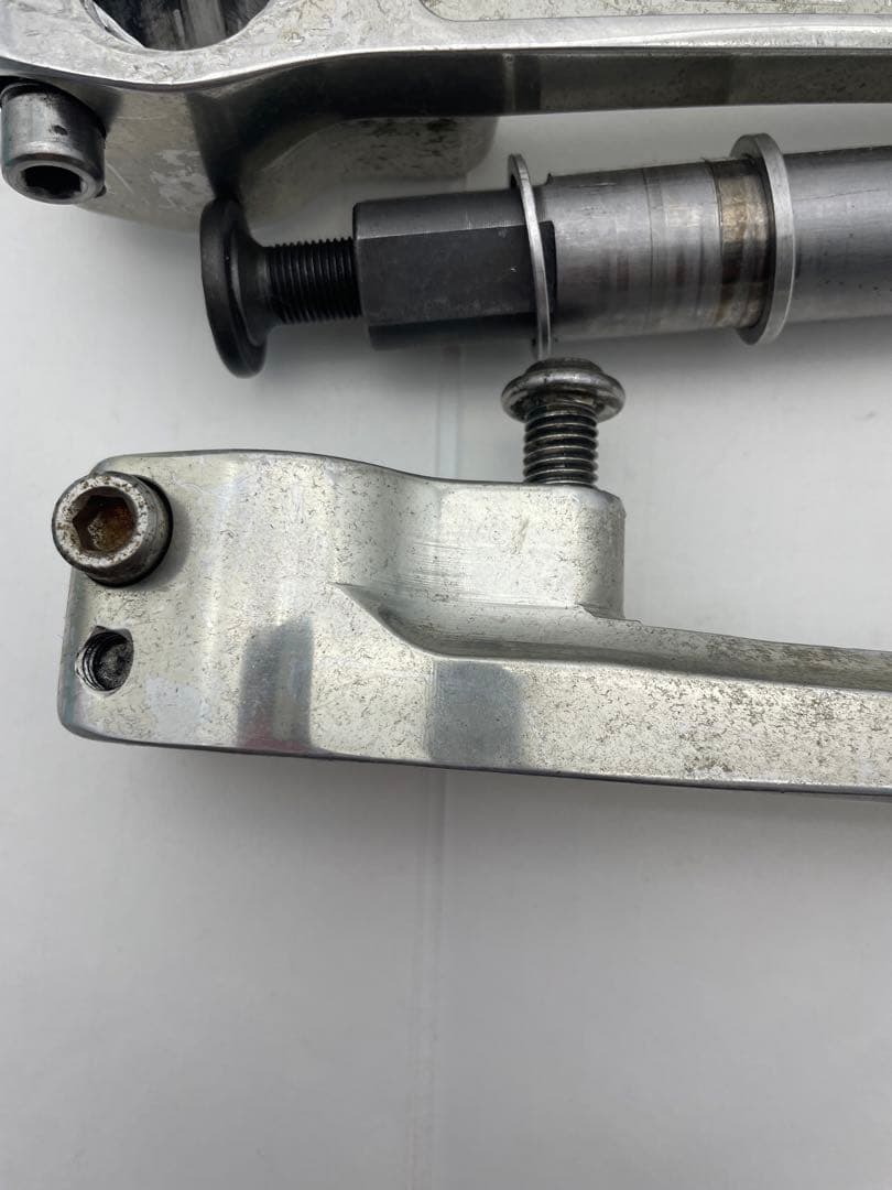 BMX ARESTIC 165アルミクランクセット ボトムブラケット付 フラット