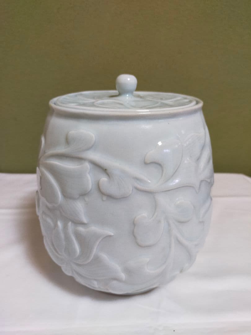 韓国 人間文化財(人間国宝) 池順鐸作 白磁陽刻高麗水差し