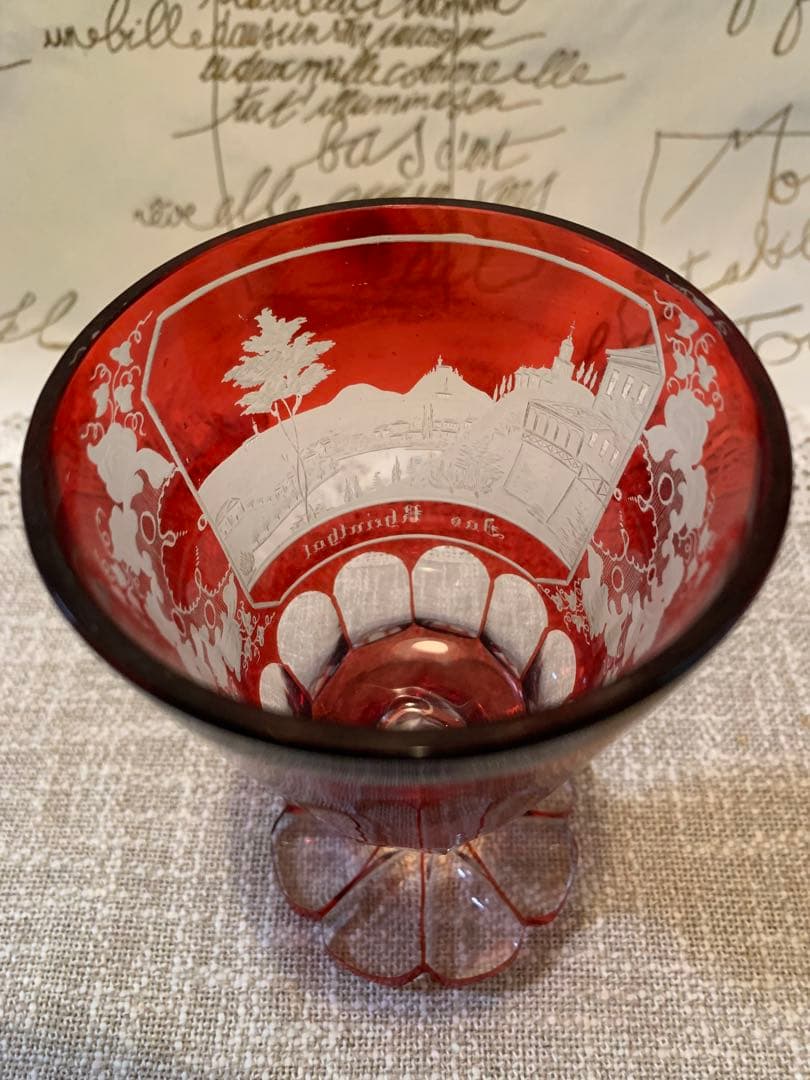 ボヘミアガラス　アンティーク19世紀後半　細密にカットされた風景画が素敵です！