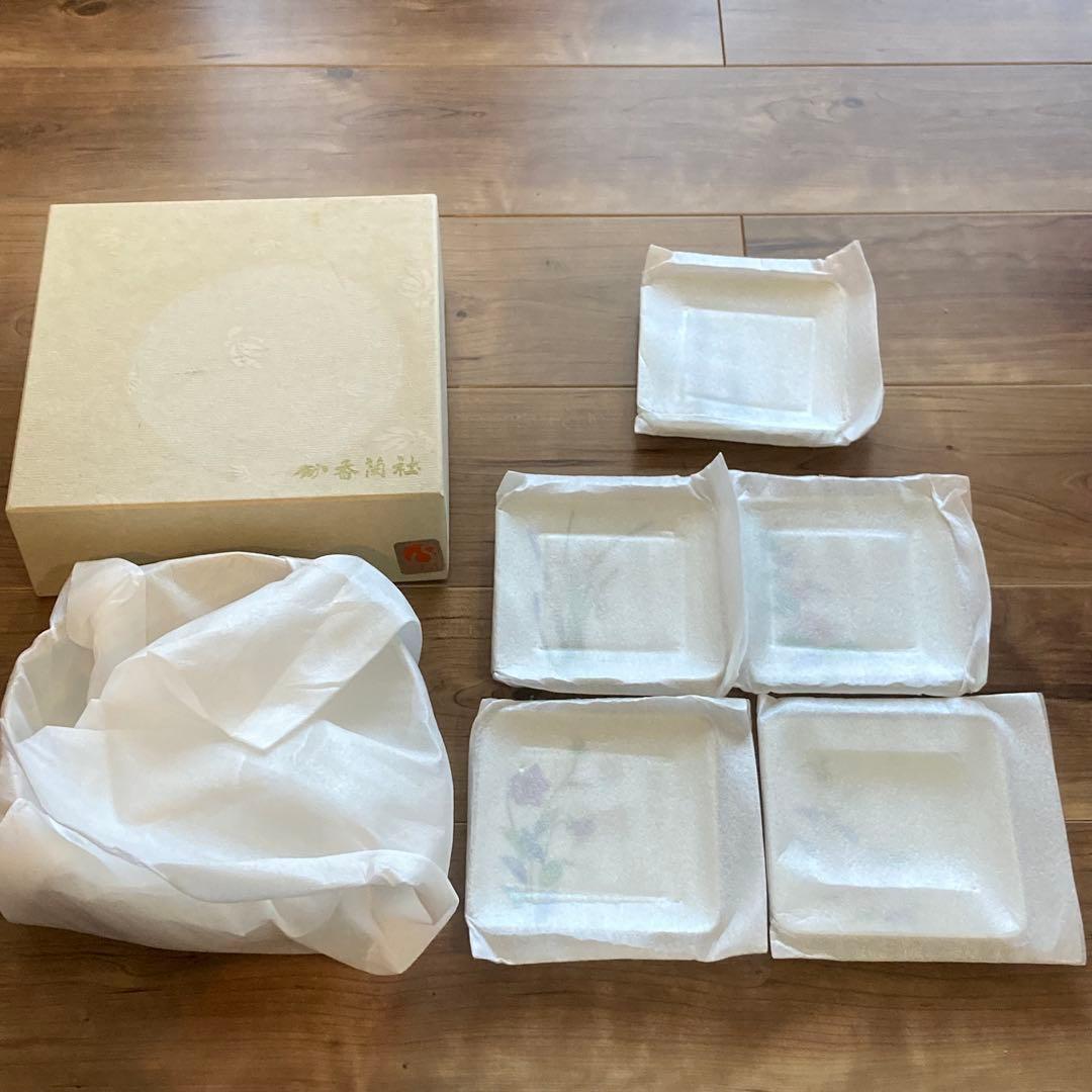 【新品未使用・箱付】香蘭社 草花文 角皿5枚＋鉢1点 セット｜金縁・和食器