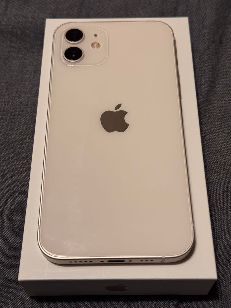 Apple iPhone12 ホワイト64GB 美品
