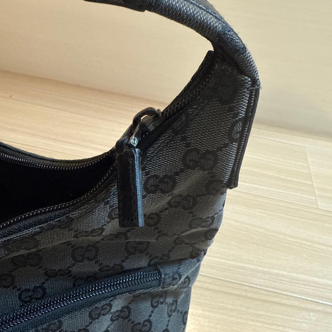 GUCCI ブラック GGパターン ハンドバッグ
