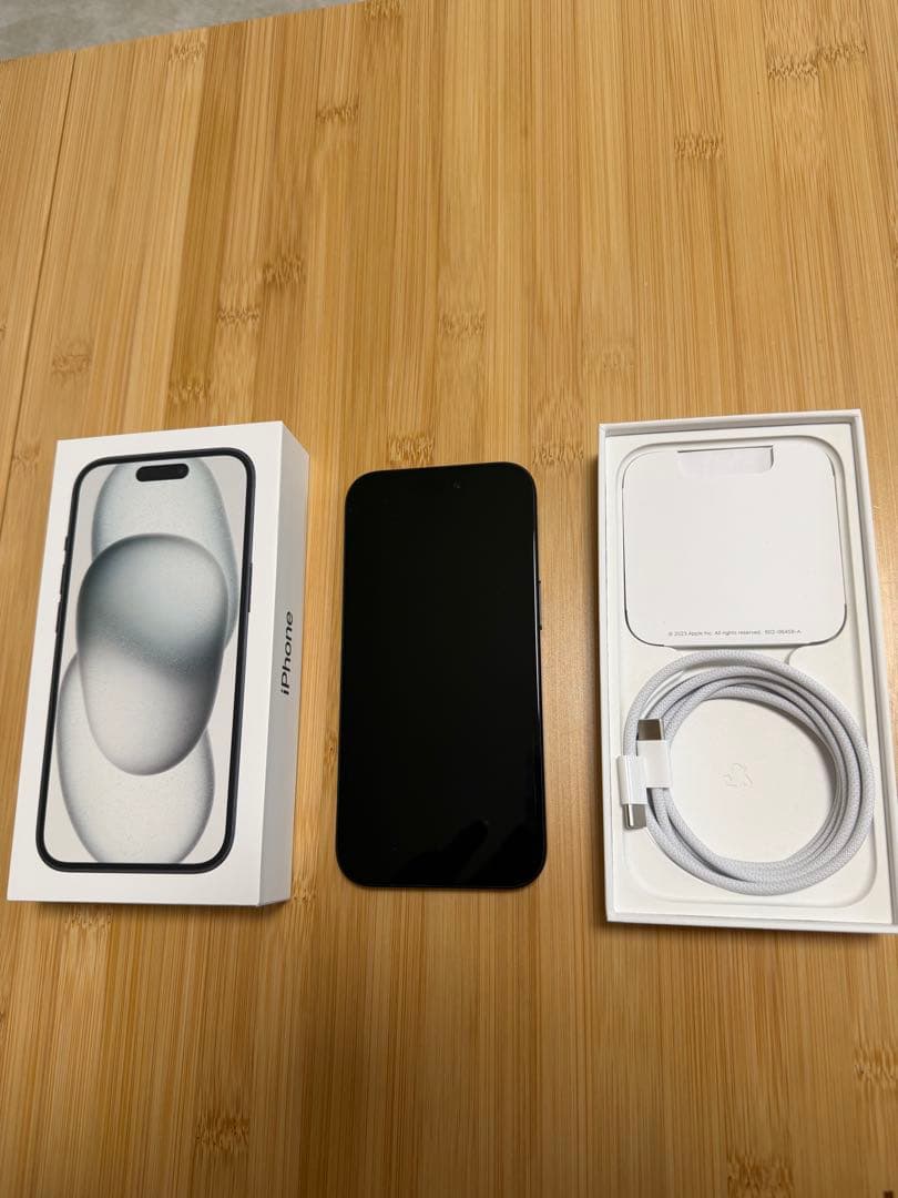 Apple iPhone 15 128GB ブラック 本体 【12時間以内発送】