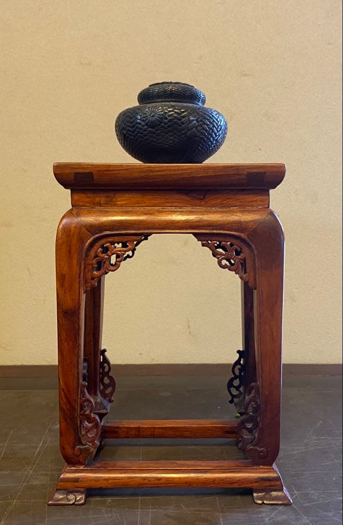 中国アンティーク　透かし彫り 飾り台・花台・香台　全高17cm ヴィンテージレア