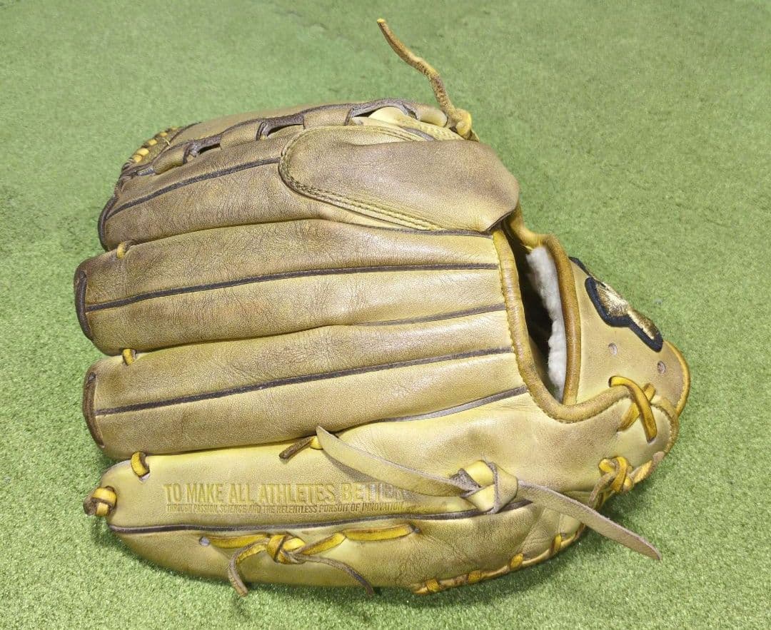 UNDER ARMOUR 硬式投手 QBB0018 元値￥64,800