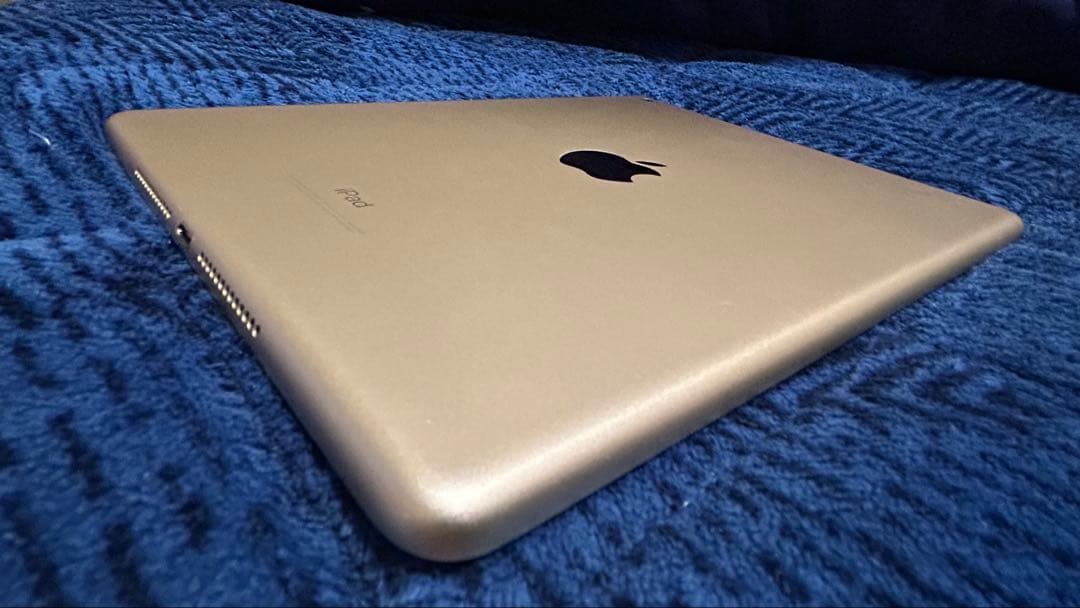 （割と美品）iPad 9.7インチ 第5世代 Gold 32GB WiFiモデル