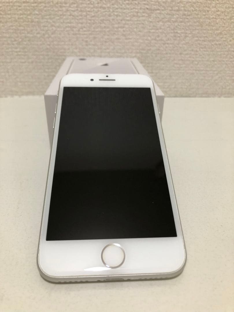 美品 Apple iPhone 8 シルバー SIMロック解除済み