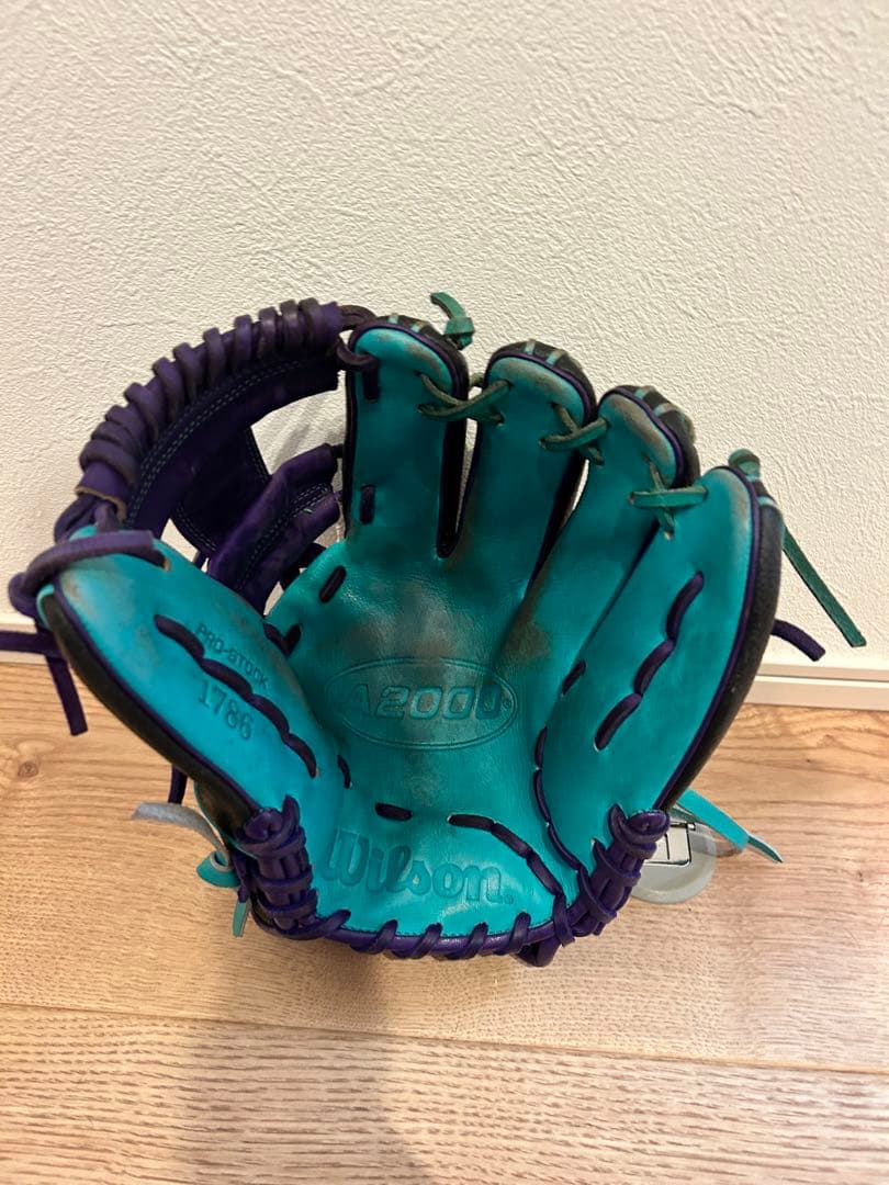 Wilson A2000 硬式グローブ 黒/紫/青