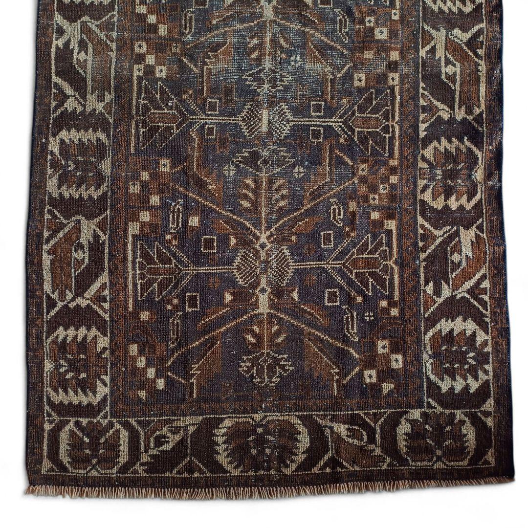 【ヴィンテージ】 経年変化の美しい バルーチ ラグ 絨毯 カーペット トライバル