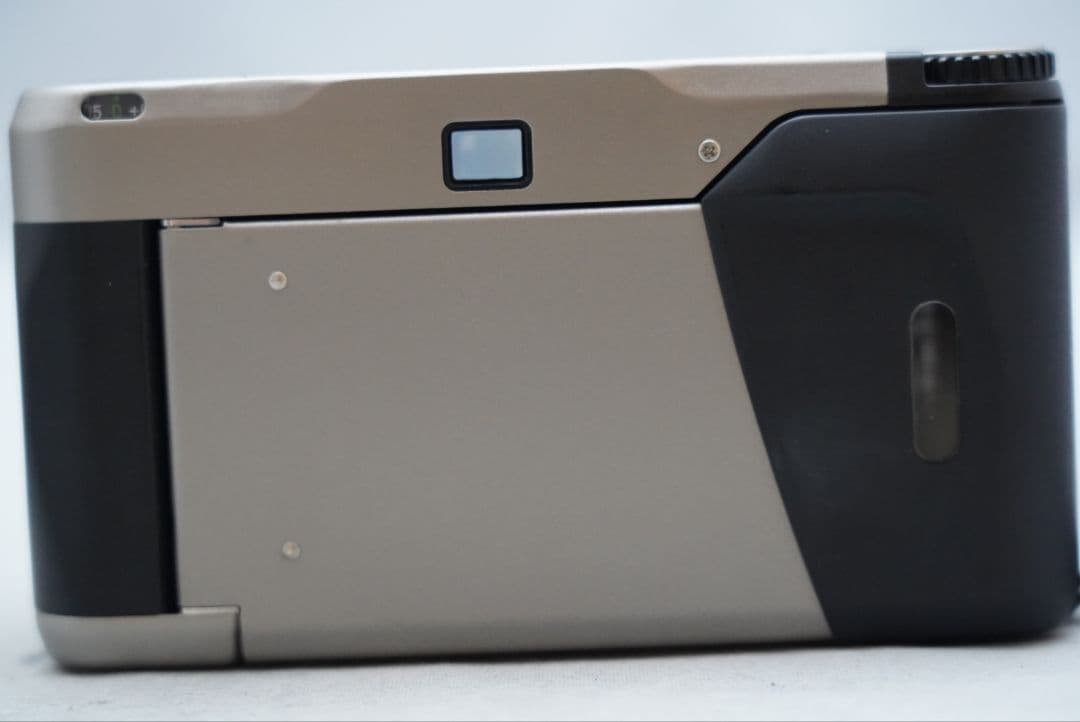 ☆大人気カメラ☆ コンタックス T2 ゾナー 38㎜ F=1:2.8 クローム