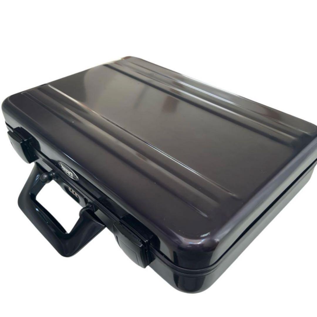 【160rmj】ZERO HALLIBURTON アタッシュケース