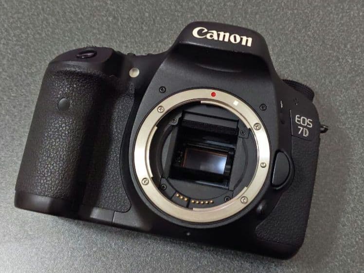 デジタルカメラ Canon EOS 7D+BG-E7